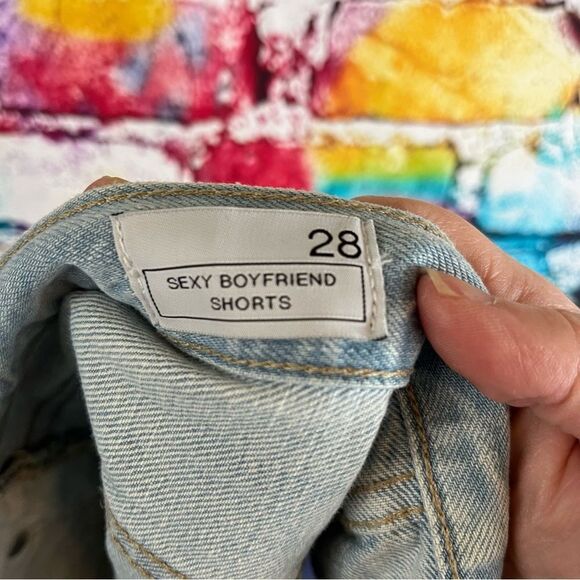 Gap Light Denim Sexy Boyfriend Jean Shorts Size 28 - Picture 9 of 9